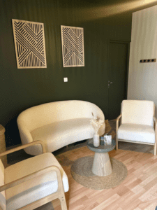 Espace détente et attente dans l’institut de beauté JM Beauté à Nantes.