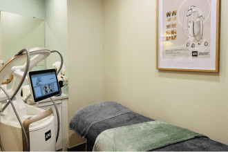 Soin détente corps LPG en cabine à Nantes avec appareil LPG pour relaxation et relâchement des tensions.