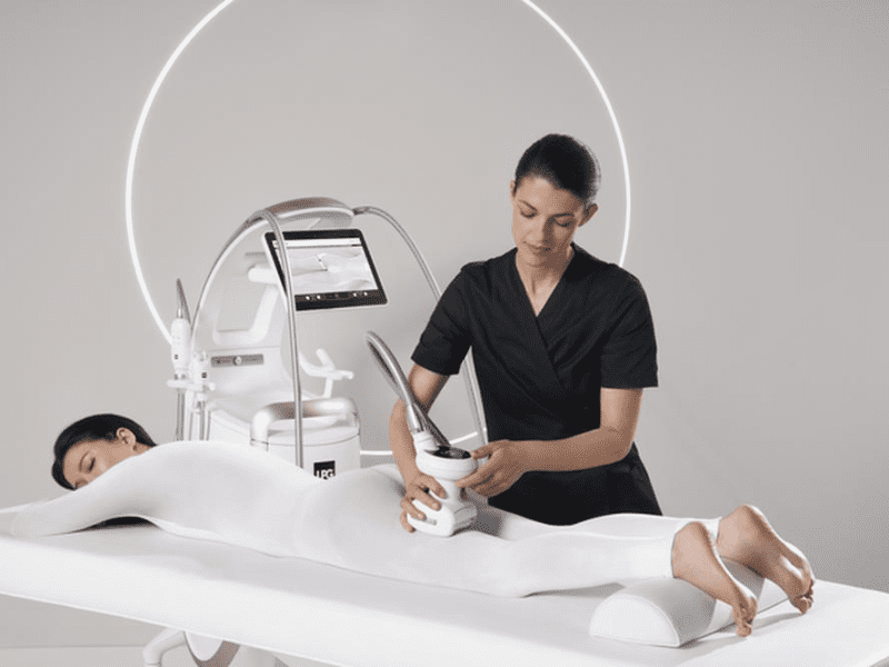 Soin LPG Cellu M6 pour raffermir et lisser la silhouette dans un institut à Nantes.