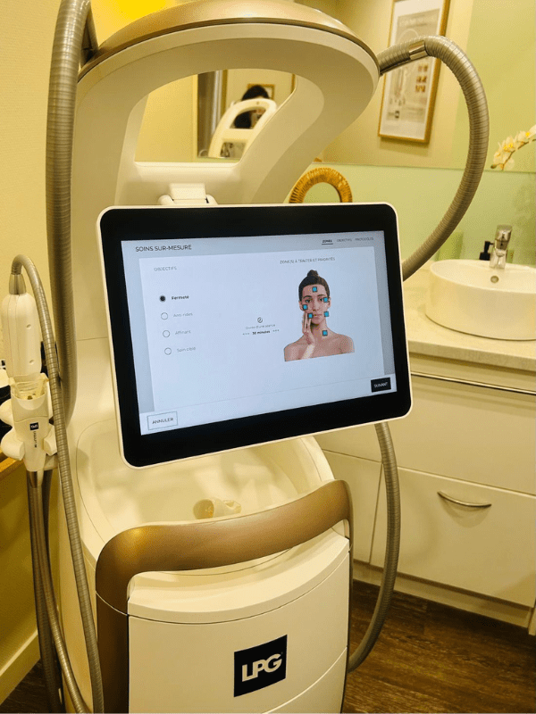 Appareil LPG utilisé pour un soin visage sur-mesure en institut à Nantes avec protocole personnalisé.